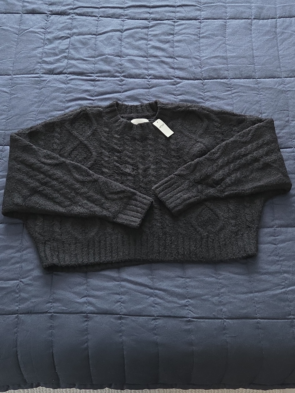 NWT Aerie Black Fuzzy Cable-Knit Cropped Sweater - Size M